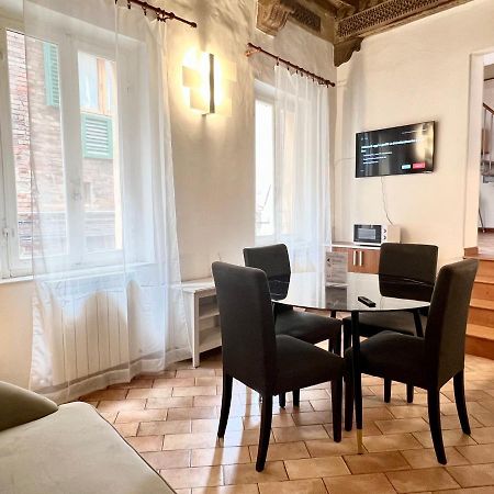 Gh Paradiso - Apartments Сиена Экстерьер фото