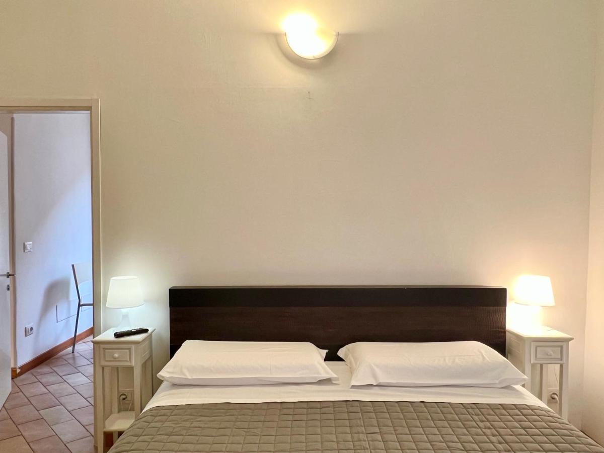 Gh Paradiso - Apartments Сиена Экстерьер фото