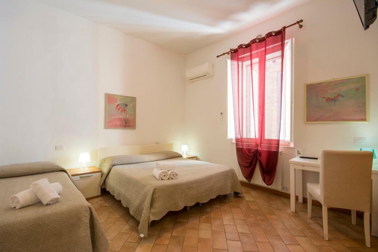 Gh Paradiso - Apartments Сиена Экстерьер фото