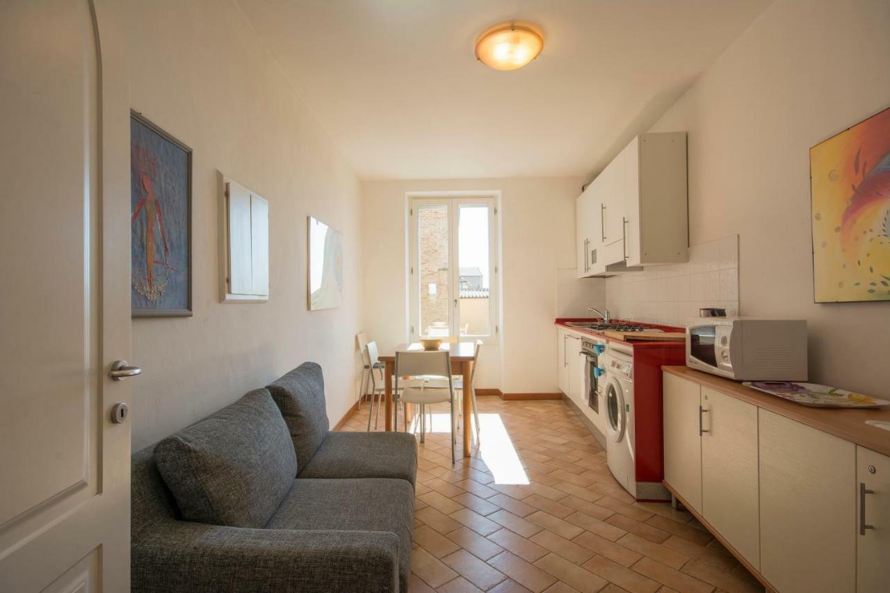 Gh Paradiso - Apartments Сиена Экстерьер фото