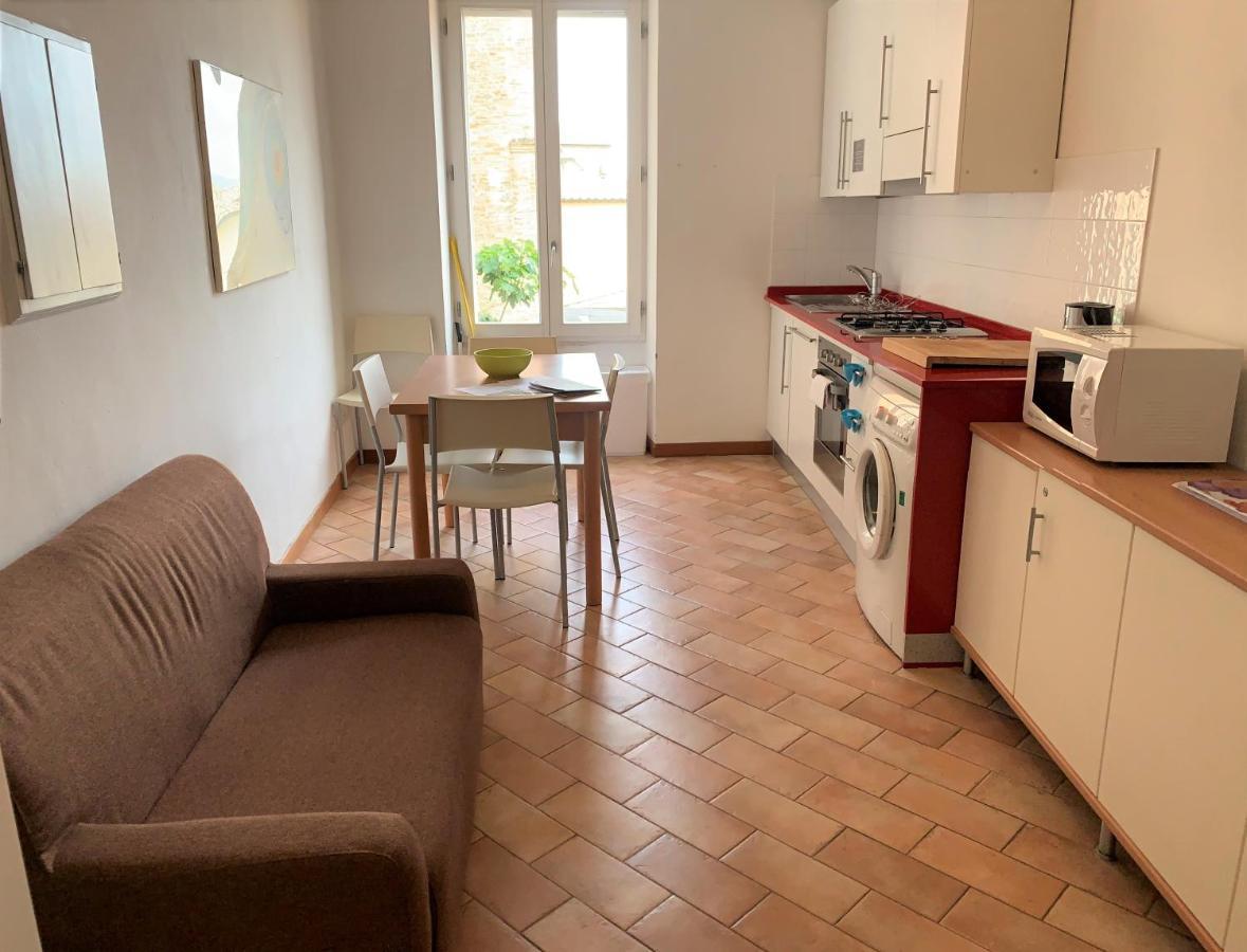 Gh Paradiso - Apartments Сиена Экстерьер фото