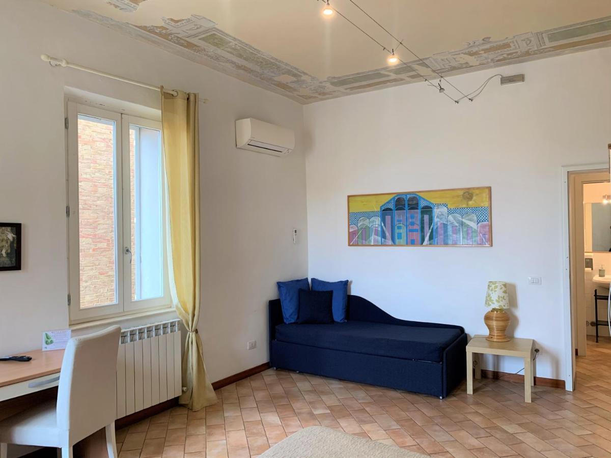Gh Paradiso - Apartments Сиена Экстерьер фото