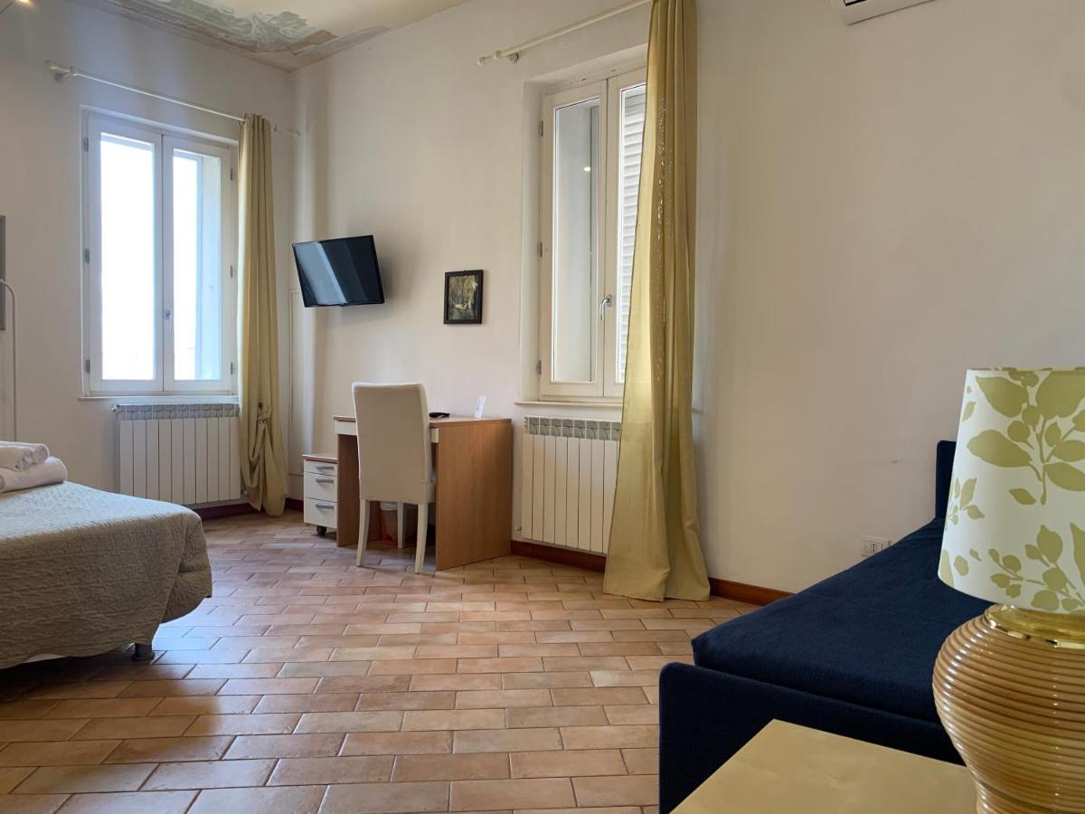 Gh Paradiso - Apartments Сиена Экстерьер фото